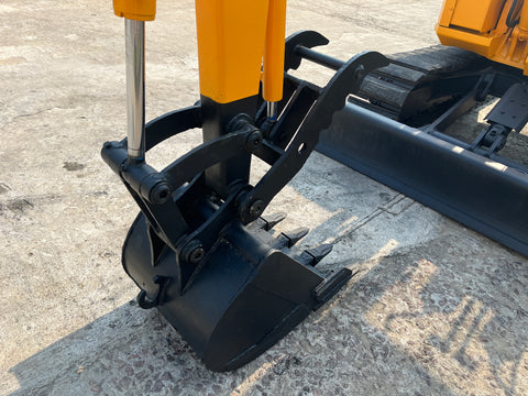 030.02 Komatsu PC38UU Mini Excavator S/N 1497