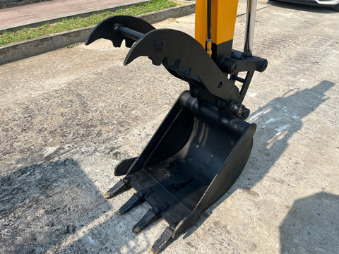 030.04 Komatsu PC50UU Mini Excavator S/N 3072