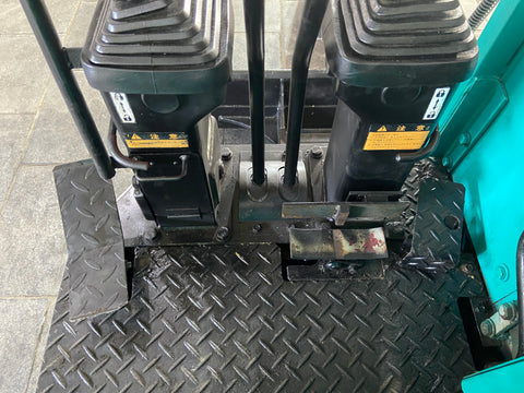 018.06 Komatsu PC28UU Mini Excavator S/N 3901