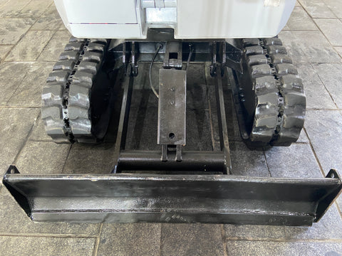 018.06 Komatsu PC28UU Mini Excavator S/N 3901