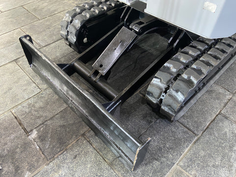 018.06 Komatsu PC28UU Mini Excavator S/N 3901