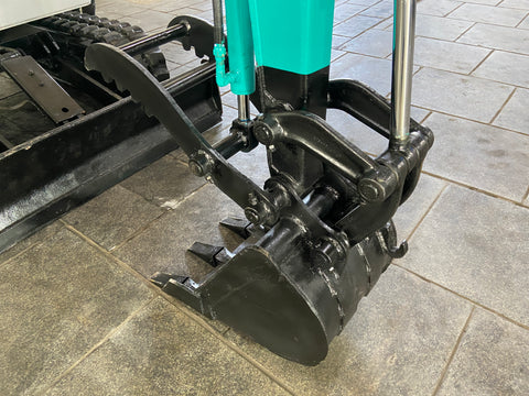 018.06 Komatsu PC28UU Mini Excavator S/N 3901