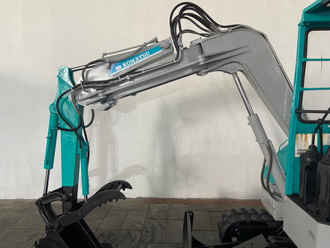 018.06 Komatsu PC28UU Mini Excavator S/N 3901