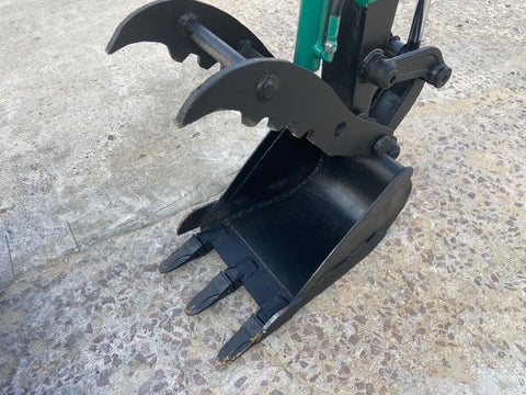 027.01 Komatsu PC28UU Mini Excavator S/N 2012