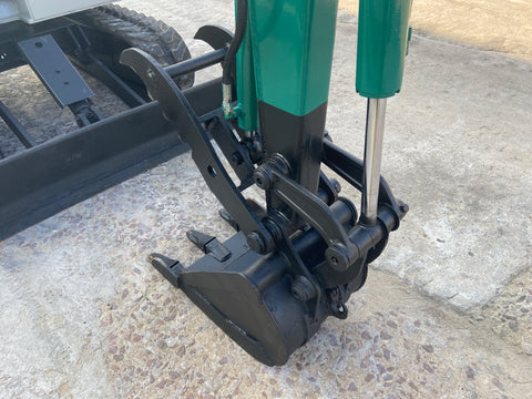 027.01 Komatsu PC28UU Mini Excavator S/N 2012