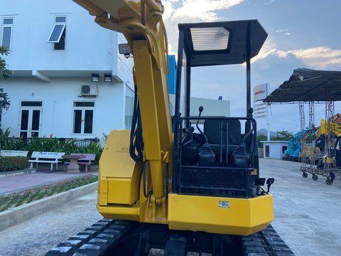 027.04 Komatsu PC38UU Mini Excavator S/N 2157