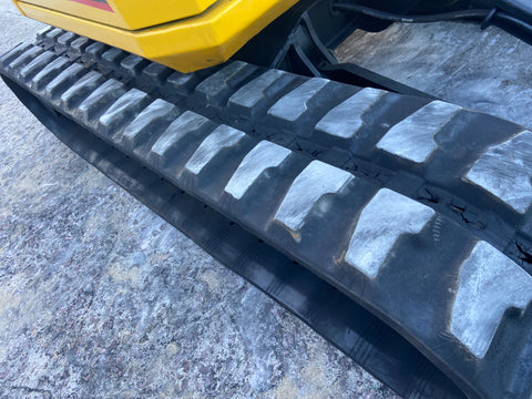 027.04 Komatsu PC38UU Mini Excavator S/N 2157