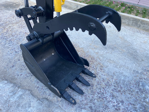 027.04 Komatsu PC38UU Mini Excavator S/N 2157