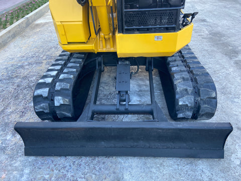 027.04 Komatsu PC38UU Mini Excavator S/N 2157