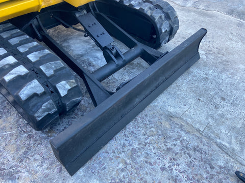 027.04 Komatsu PC38UU Mini Excavator S/N 2157