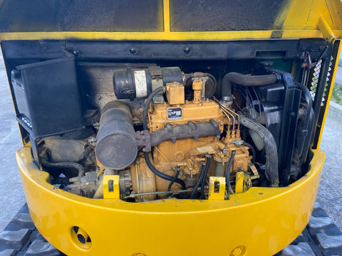 027.04 Komatsu PC38UU Mini Excavator S/N 2157