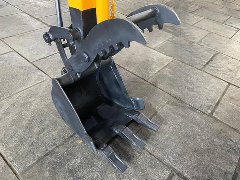 019.01 Komatsu PC10-2 Mini Excavator S/N 4858