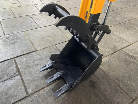 019.01 Komatsu PC10-2 Mini Excavator S/N 4858