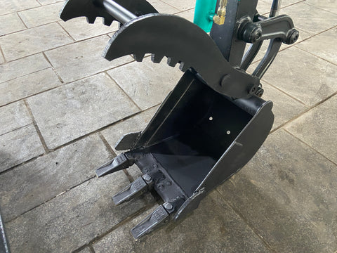 019.03 Komatsu PC28UU Mini Excavator S/N 4698