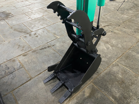 021.04 Komatsu PC28UU Mini Excavator S/N 2087