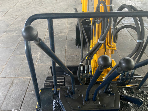 021.01 Komatsu PC10-3 Mini Excavator S/N 5642