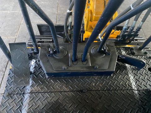 021.01 Komatsu PC10-3 Mini Excavator S/N 5642