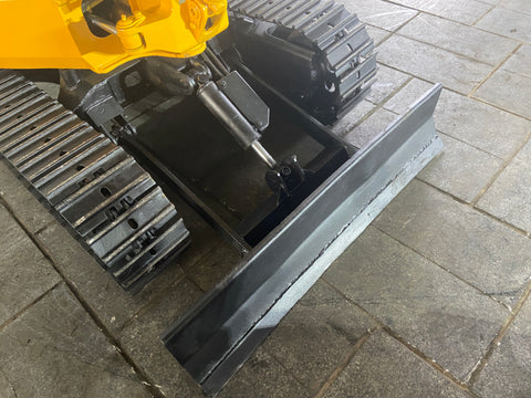 021.01 Komatsu PC10-3 Mini Excavator S/N 5642