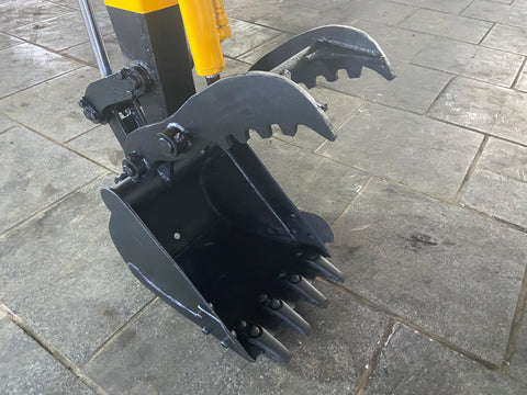 021.01 Komatsu PC10-3 Mini Excavator S/N 5642