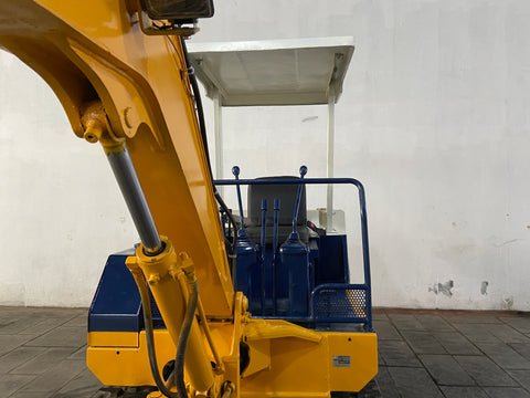 022.02 Komatsu PC15-2 Mini Excavator S/N 3269