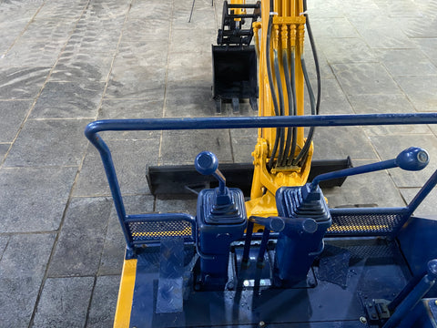 022.02 Komatsu PC15-2 Mini Excavator S/N 3269