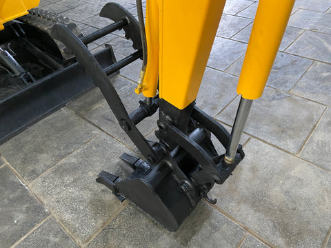 022.02 Komatsu PC15-2 Mini Excavator S/N 3269