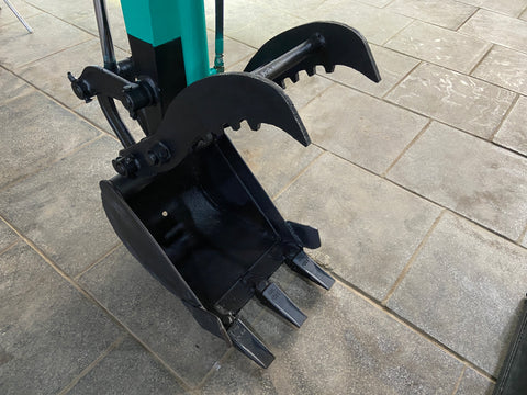 022.04 Komatsu PC28UU Mini Excavator S/N 6468