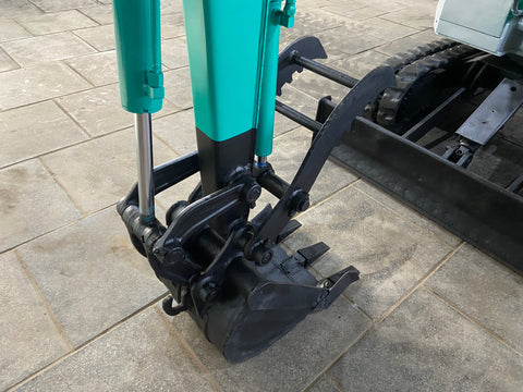 022.04 Komatsu PC28UU Mini Excavator S/N 6468