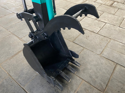 023.06 Komatsu PC38UU Mini Excavator S/N 2504