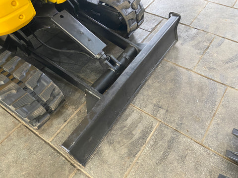 023.05 Komatsu PC28UU-2E Mini Excavator S/N 11310