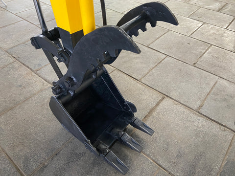 023.05 Komatsu PC28UU-2E Mini Excavator S/N 11310