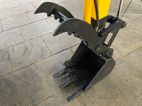 023.05 Komatsu PC28UU-2E Mini Excavator S/N 11310