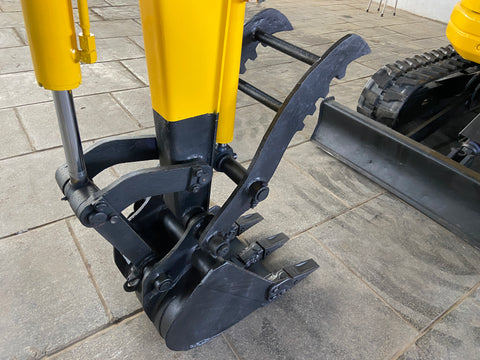 023.05 Komatsu PC28UU-2E Mini Excavator S/N 11310