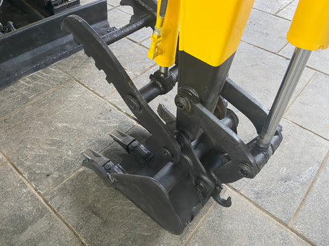 023.01 Komatsu PC10-3 Mini Excavator S/N 5823