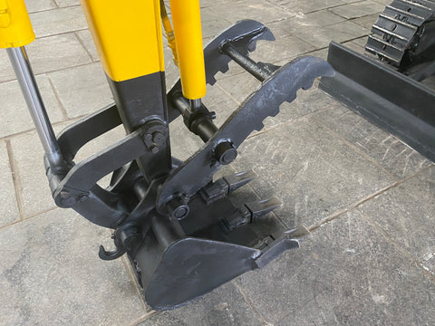 023.01 Komatsu PC10-3 Mini Excavator S/N 5823