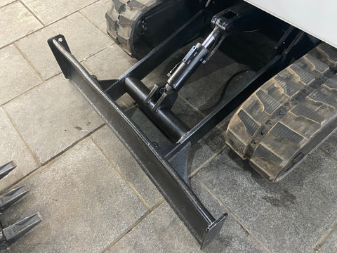 023.04 Komatsu PC28UU Mini Excavator S/N 4377