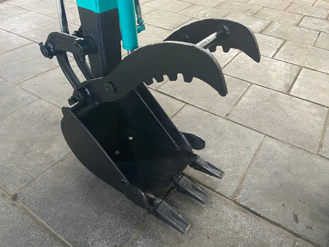 023.04 Komatsu PC28UU Mini Excavator S/N 4377