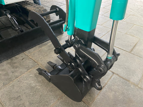 023.04 Komatsu PC28UU Mini Excavator S/N 4377