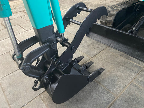 023.04 Komatsu PC28UU Mini Excavator S/N 4377