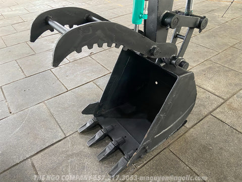 017.05 Komatsu PC50UU Mini Excavator S/N 1215