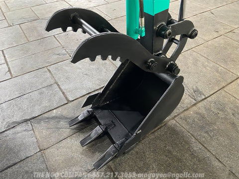 017.03 Komatsu PC28UU Mini Excavator S/N 2760