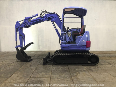 009.03 Komatsu PC28UU-2E Mini Excavator S/N 11581