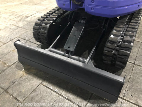 009.03 Komatsu PC28UU-2E Mini Excavator S/N 11581