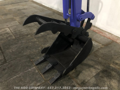 009.03 Komatsu PC28UU-2E Mini Excavator S/N 11581