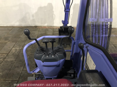 009.03 Komatsu PC28UU-2E Mini Excavator S/N 11581