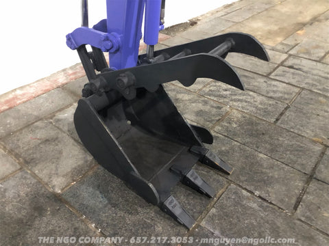 009.03 Komatsu PC28UU-2E Mini Excavator S/N 11581