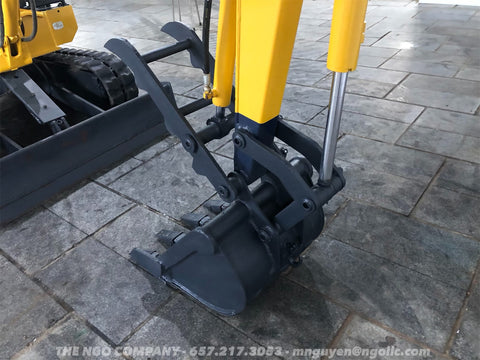 010.06 Komatsu PC15-2 Mini Excavator S/N 2865