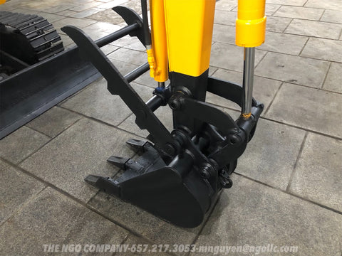 016.03 Komatsu PC20-3 Mini Excavator S/N 17477