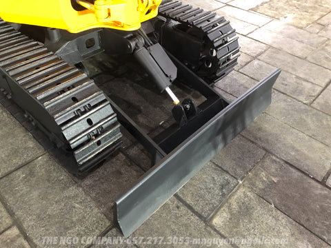 016.01 Komatsu PC10-3 Mini Excavator S/N 6657