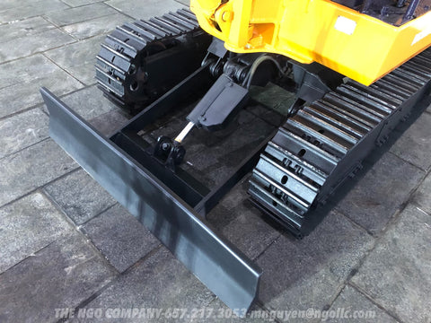 016.01 Komatsu PC10-3 Mini Excavator S/N 6657